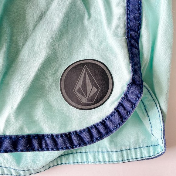 Volcrom Board Shorts (S) - Picture 2 of 5